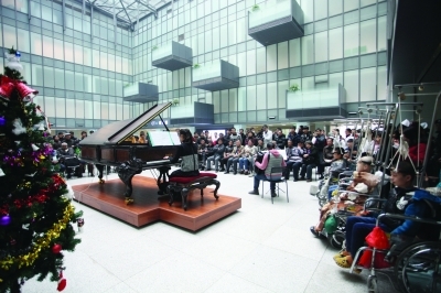 鼓樓醫(yī)院舉辦圣誕音樂會