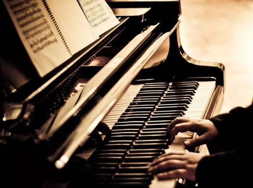 鋼琴技巧中,高抬指該如何練習